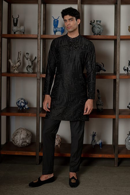 Mishru Khari Embroidered Kurta Set 