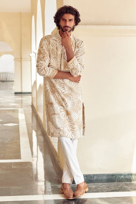 Mishru Ceto Embroidered Kurta Set 