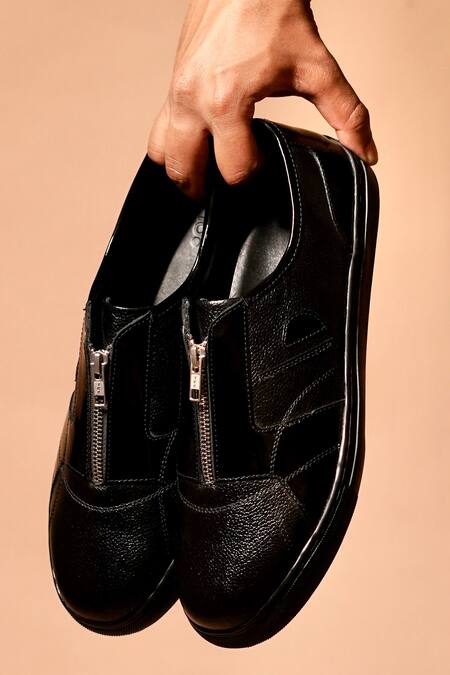 Buy_Dmodot_Black Scarpo Zippo Lustro Leather Sneakers _Online_at_Aza_Fashions