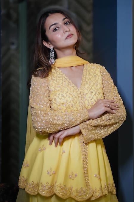 Buy_Dajwaree_Yellow Net, Organza Embroidery V-neck Bloom Peplum Kurta Palazzo Set _Online_at_Aza_Fashions