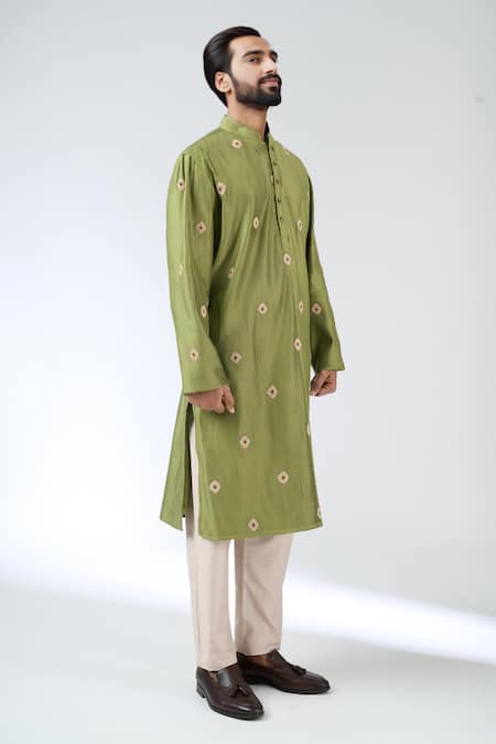 Aariyana Couture Green Embroidery Geometric Kurta Set at Aza Fashions Aariyana Couture_Green Embroidery Geometric Kurta Set _at_Aza_Fashions