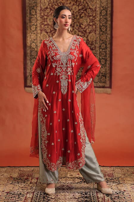 Farha Syed Embroidered Kurta Set 