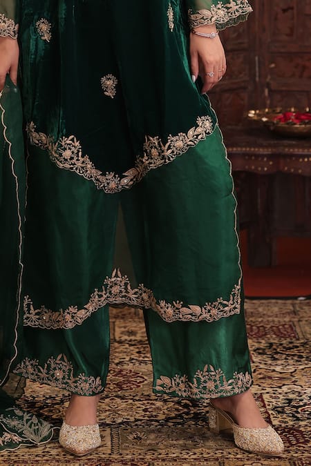 Buy_Farha Syed_Green Velvet, Organza Embroidery, Zari Split V-neck And Kurta Set _Online_at_Aza_Fashions