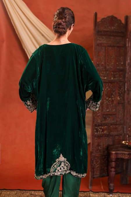 Farha Syed Velvet Embroidered Phiran Kaftan With Dhoti Pant 