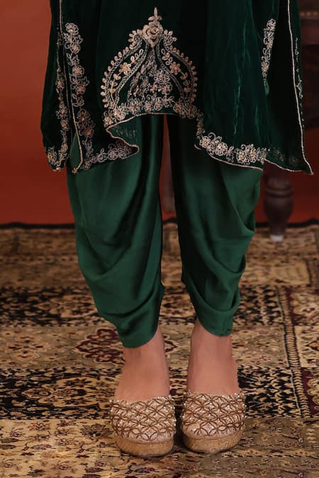 Farha Syed_Green Velvet, Shantoon Embroidery V-neck Phiran Kaftan With Dhoti Pant _Online_at_Aza_Fashions