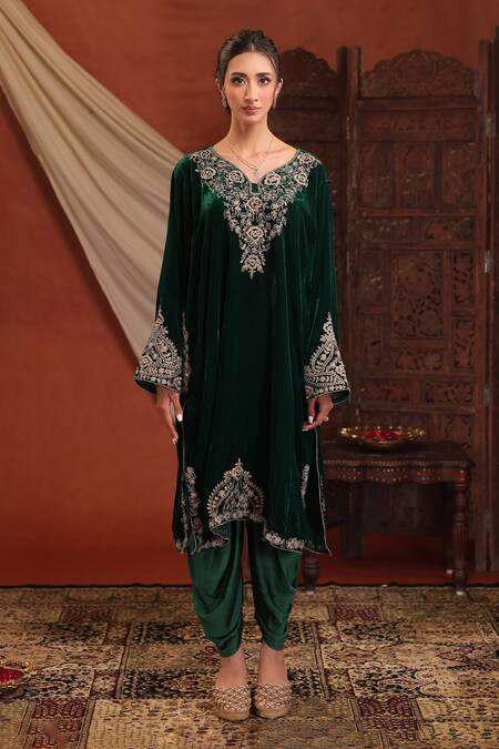 Shop_Farha Syed_Green Velvet, Shantoon Embroidery V-neck Phiran Kaftan With Dhoti Pant _Online_at_Aza_Fashions