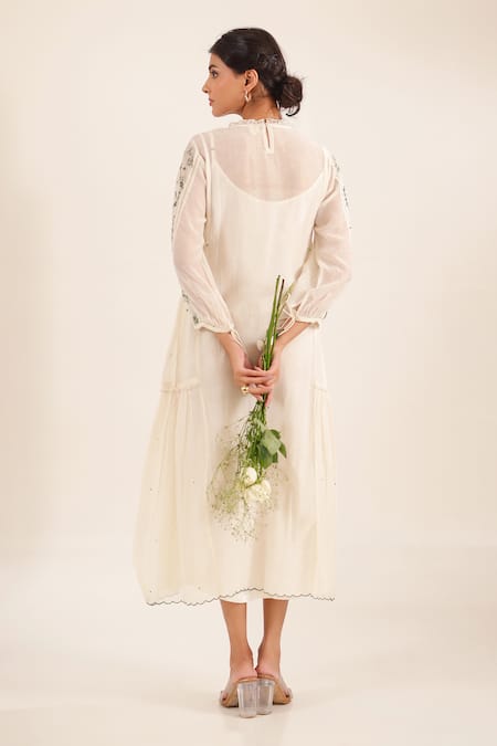 Tatwa Elizabeth Chanderi Embroidered Kurta With Scarf 