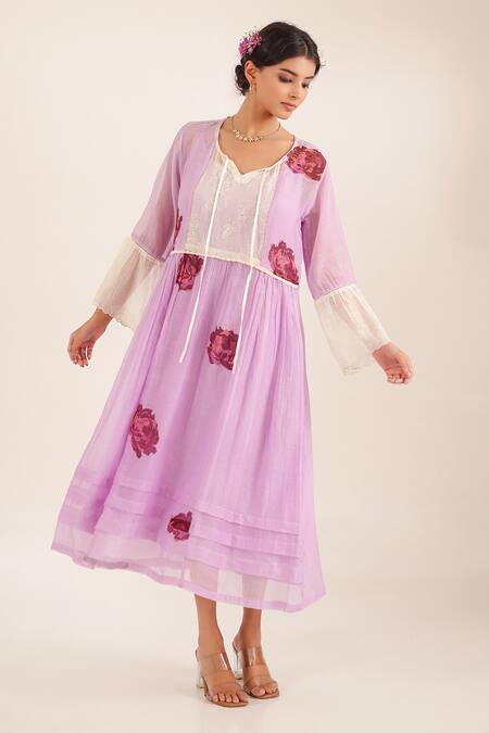 Buy_Tatwa_Purple Chanderi Embroidery, Lace V-neck Floral Kurta _Online_at_Aza_Fashions
