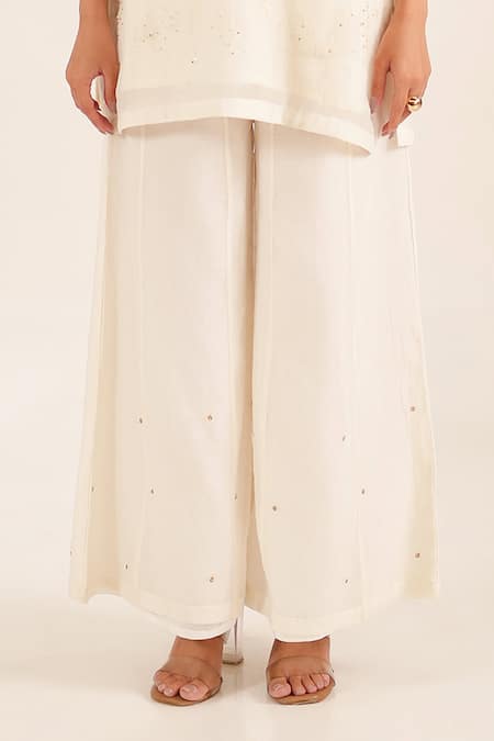 Tatwa_White Chanderi Embroidery, Zari, Sequins, Stones V-neck Matsya Kurta Set _Online_at_Aza_Fashions