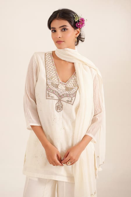 Buy_Tatwa_White Chanderi Embroidery, Zari, Sequins, Stones V-neck Matsya Kurta Set _Online_at_Aza_Fashions