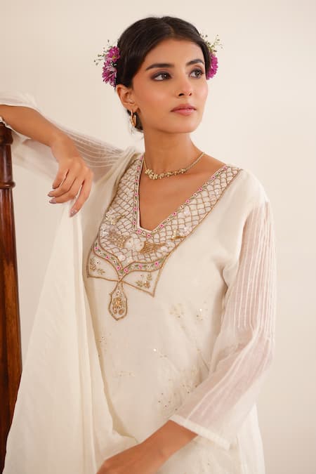 Tatwa_White Chanderi Embroidery, Zari, Sequins, Stones V-neck Matsya Kurta Set _at_Aza_Fashions