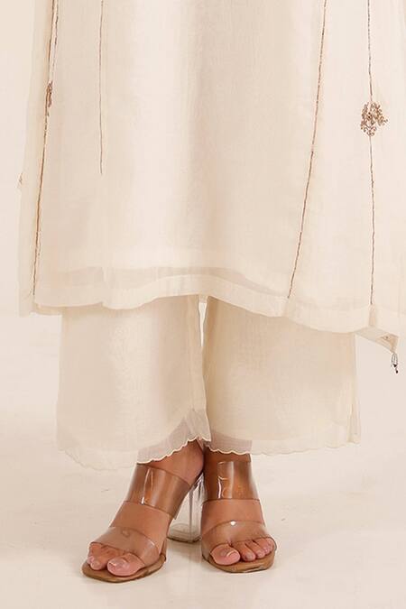 Tatwa_White Chanderi Embroidery, Metallic Thread, Zari Split V-neck Ambiya Kurta Set _Online_at_Aza_Fashions