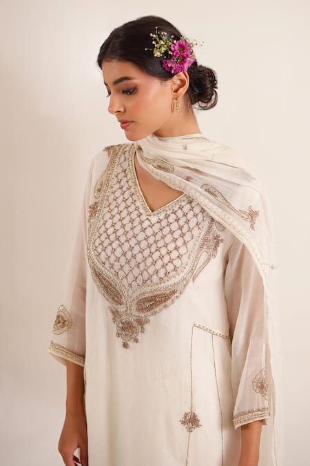 Tatwa_White Chanderi Embroidery, Metallic Thread, Zari Split V-neck Ambiya Kurta Set _at_Aza_Fashions