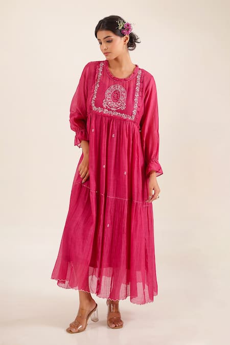 Tatwa Victoran Sparrow Embroidered Kurta 
