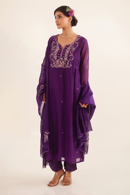 Tatwa Day Dream Embroidered Chanderi Kurta Set 