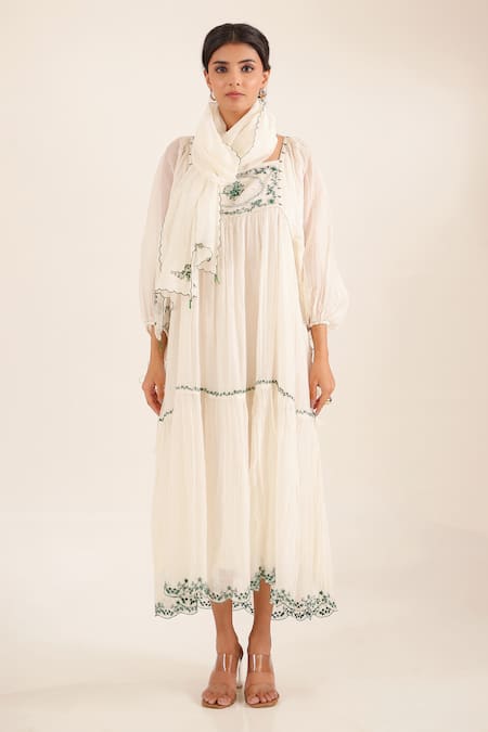 Tatwa Victorian Art Embroidered Tiered Kurta With Scarf 