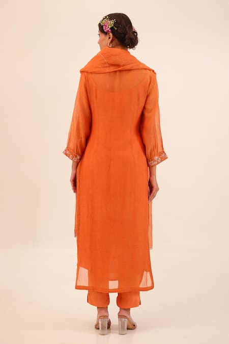 Tatwa Embroidered Pleated Chanderi Kurta With Scarf 