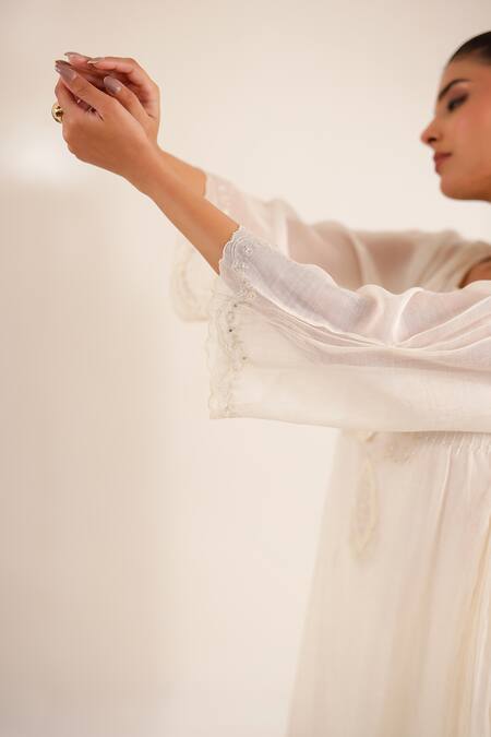 Buy_Tatwa_Off White Chanderi Embroidery, Sequins, Beads Split V-neck Top Palazzo Set 