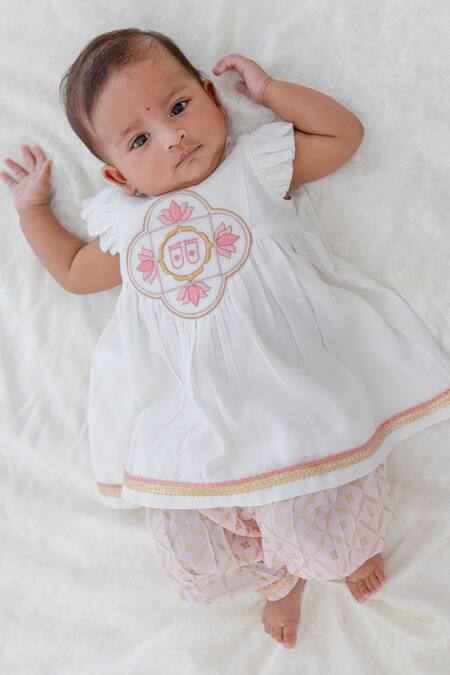 Shop_Tiber Taber_White Viscose Embroidery, Sequins, Gota Patti, Foil Lotus Motif Kurta Salwar Set 