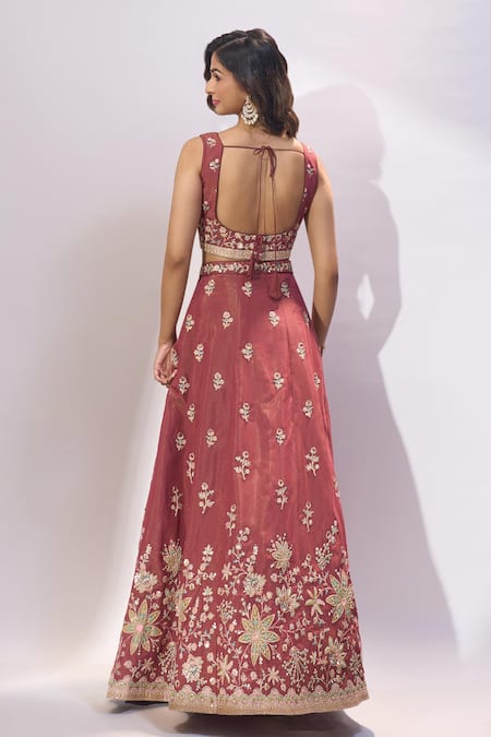 Samyukta Singhania Floral Embroidered Lehenga Blouse Set 