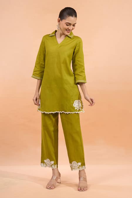 Buy Naintara Bajaj Green Cotton, Linen Embroidery V-neck, Collared Kurta And Pant Set Online at Aza Fashions Buy_Naintara Bajaj_Green Cotton, Linen Embroidery V-neck, Collared Kurta And Pant Set _Online_at_Aza_Fashions