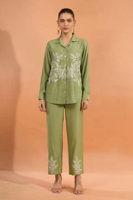 Naintara Bajaj Green Silk Embroidery Collared, V-neck Kurta And Pant Set Online at Aza Fashions Naintara Bajaj_Green Silk Embroidery Collared, V-neck Kurta And Pant Set _Online_at_Aza_Fashions