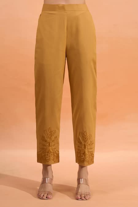 Naintara Bajaj Beige Cotton, Linen Embroidery Split V-neck Kurta And Pant Set at Aza Fashions Naintara Bajaj_Beige Cotton, Linen Embroidery Split V-neck Kurta And Pant Set _at_Aza_Fashions