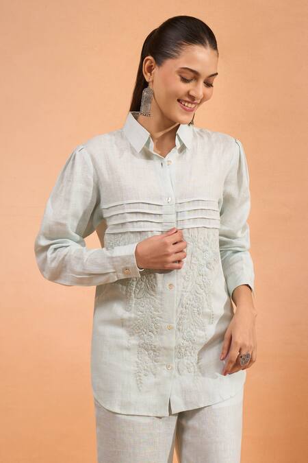 Naintara Bajaj_Sky Blue Embroidery Collared, Button-down Neck Pin Tucked Kurta _at_Aza_Fashions