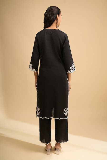 Naintara Bajaj Linen Embroidered Scallop Kurta & Pant Set 