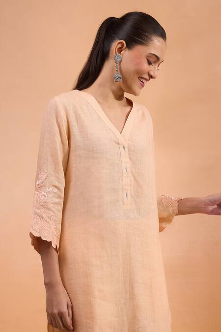 Naintara Bajaj_Coral Linen Embroidery, Cut Work V-neck Scalloped Hem Kurta And Pant Set _at_Aza_Fashions