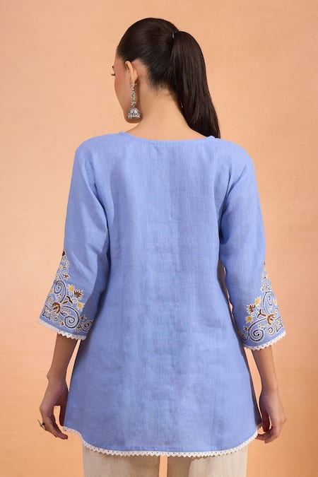 Naintara Bajaj Embroidered Round Neck Kurta 