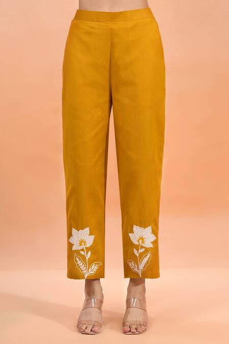 Naintara Bajaj_Mustard Cotton, Linen Embroidery Split V-neck Kurta And Pant Set _at_Aza_Fashions