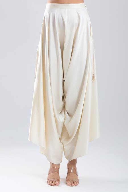 Buy_Prisho_Ivory Embroidery, Zari, Sequins Round Neck Kaftan Pant Set 