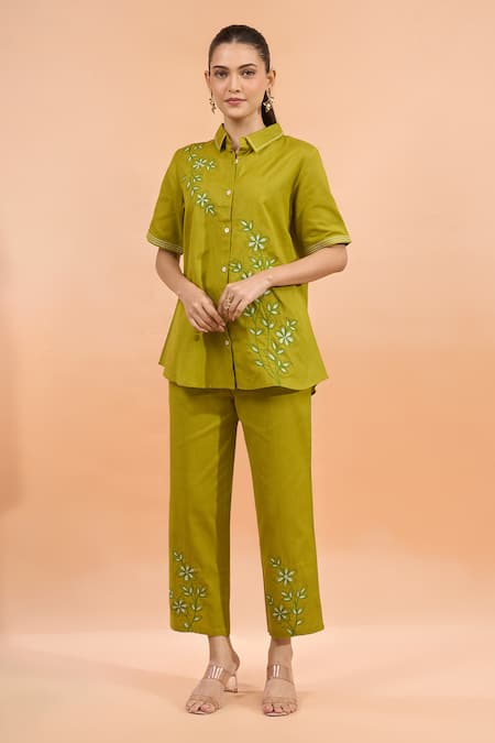 Naintara Bajaj Embroidered Floral Kurta & Pant Set 