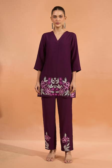 Buy_Naintara Bajaj_Wine Silk Embroidery V-neck Floral Kurta And Pant Set _Online_at_Aza_Fashions