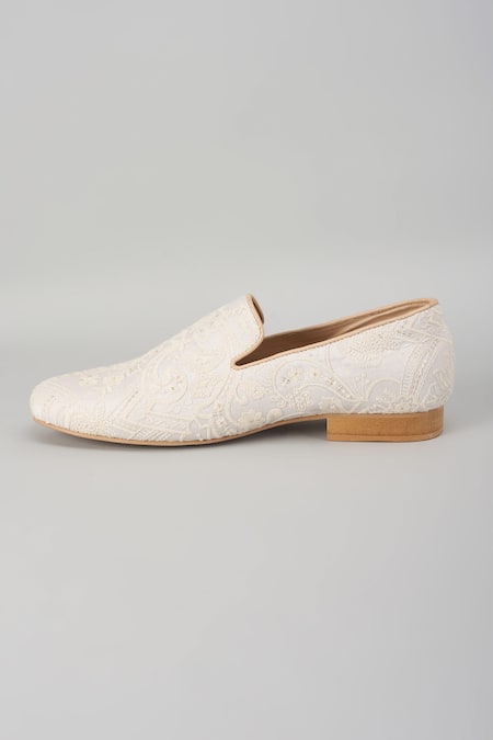 SALIL BHATIA_Ivory Embroidery, Sequins Raj Mahal Silk Thread Embellished Loafers _Online_at_Aza_Fashions