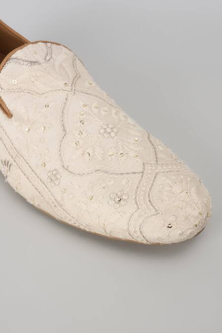 Shop_SALIL BHATIA_Ivory Zari, Metallic Thread, Sequins, Embroidery Taj Mahal Embellished Loafers _Online_at_Aza_Fashions