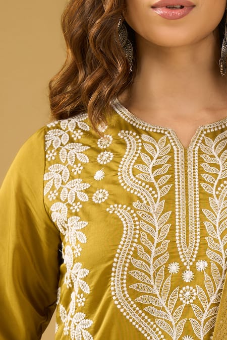 Naintara Bajaj_Olive Green Chanderi Silk, Shantoon, Kota Doria Chikankari Kurta Pant Set _at_Aza_Fashions