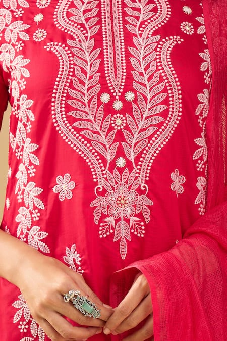 Naintara Bajaj_Red Chanderi Silk, Shantoon, Kota Doria Embroidery, Chikankari Floral Kurta Set _Online_at_Aza_Fashions
