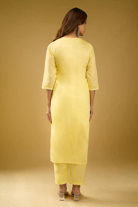 Naintara Bajaj Chikankari Floral Embroidered Kurta Pant Set 