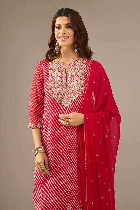 Samyukta Singhania_Red Georgette, Shantoon, Chiffon Embroidery, Zari, Sequins Leheriya Kurta Set _Online_at_Aza_Fashions