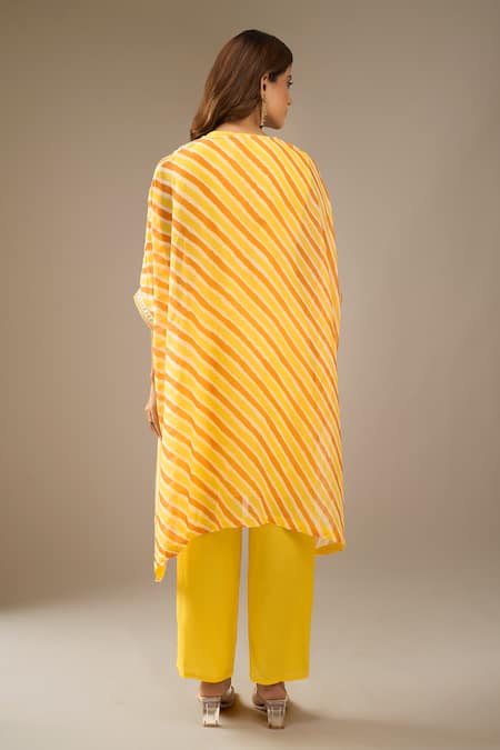 Samyukta Singhania Leheriya Pattern Kaftan & Pant Set 