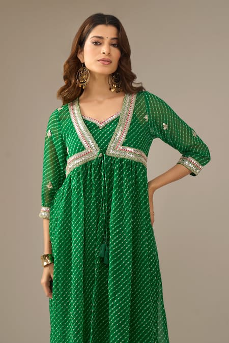 Samyukta Singhania_Green Georgette, Shantoon Gota Patti, Zari, Mothra Embroidered Shrug And Kurta Set _at_Aza_Fashions