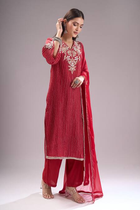 Buy_Samyukta Singhania_Red Chinon, Silk, Shantoon, Chiffon Gota Patti, Zari, Bandhani Print Kurta Set _Online_at_Aza_Fashions