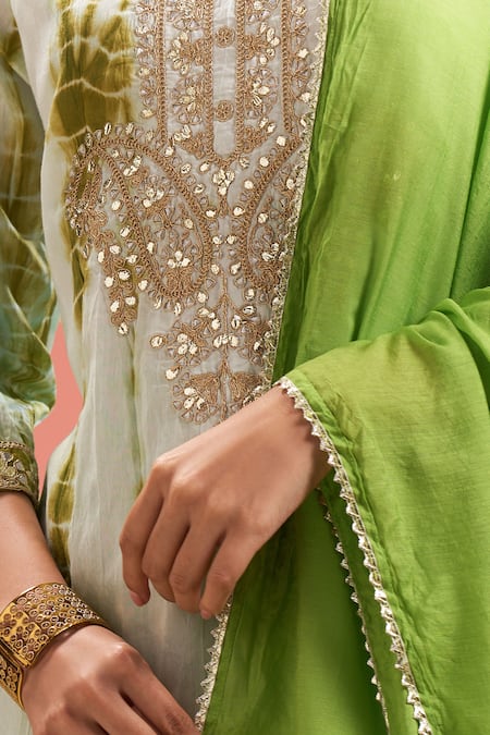 Samyukta Singhania Green Silk, Shantoon, Gota Patti, Lace, Shibori Kurta Set at Aza Fashions Samyukta Singhania_Green Silk, Shantoon, Gota Patti, Lace, Shibori Kurta Set _at_Aza_Fashions