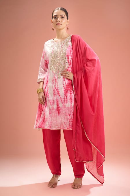 Samyukta Singhania Fuchsia Silk, Shantoon, Gota Patti, Shibori Pattern Kurta Set at Aza Fashions Samyukta Singhania_Fuchsia Silk, Shantoon, Gota Patti, Shibori Pattern Kurta Set _at_Aza_Fashions