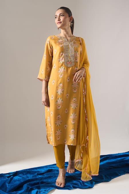 Buy_Samyukta Singhania_Mustard Chanderi Silk, Shantoon, Chiffon Floral Print Dori Work Kurta Set _Online_at_Aza_Fashions