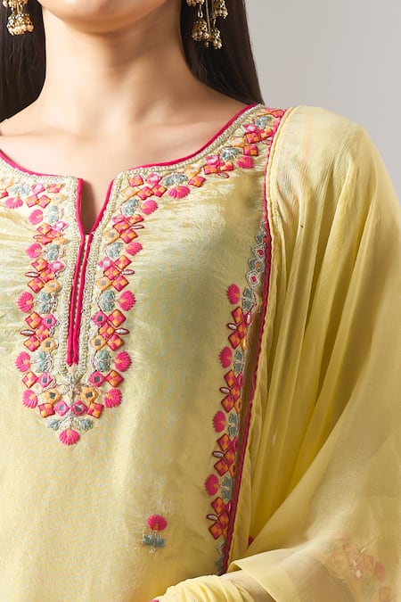 Buy_Samyukta Singhania_Green Tissue, Shantoon, Chiffon Embroidery, Shimmer Thread And Kurta Set 