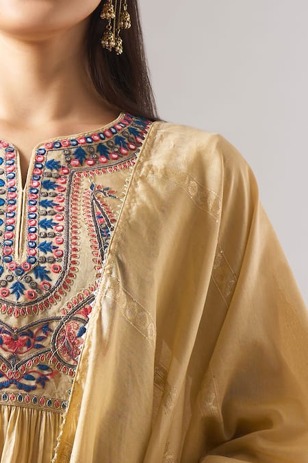 Buy_Samyukta Singhania_Beige Chanderi, Shantoon Embroidery, Sequins, Mirrors, Lace Mul Kurta Set _Online_at_Aza_Fashions