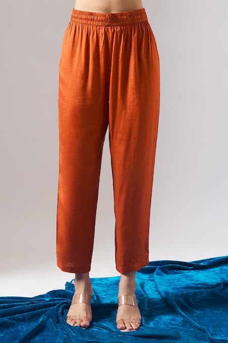 Samyukta Singhania_Rust Chanderi, Shantoon Embroidery, Sequins, Mirrors, Lace Round Mul Kurta Set _Online_at_Aza_Fashions